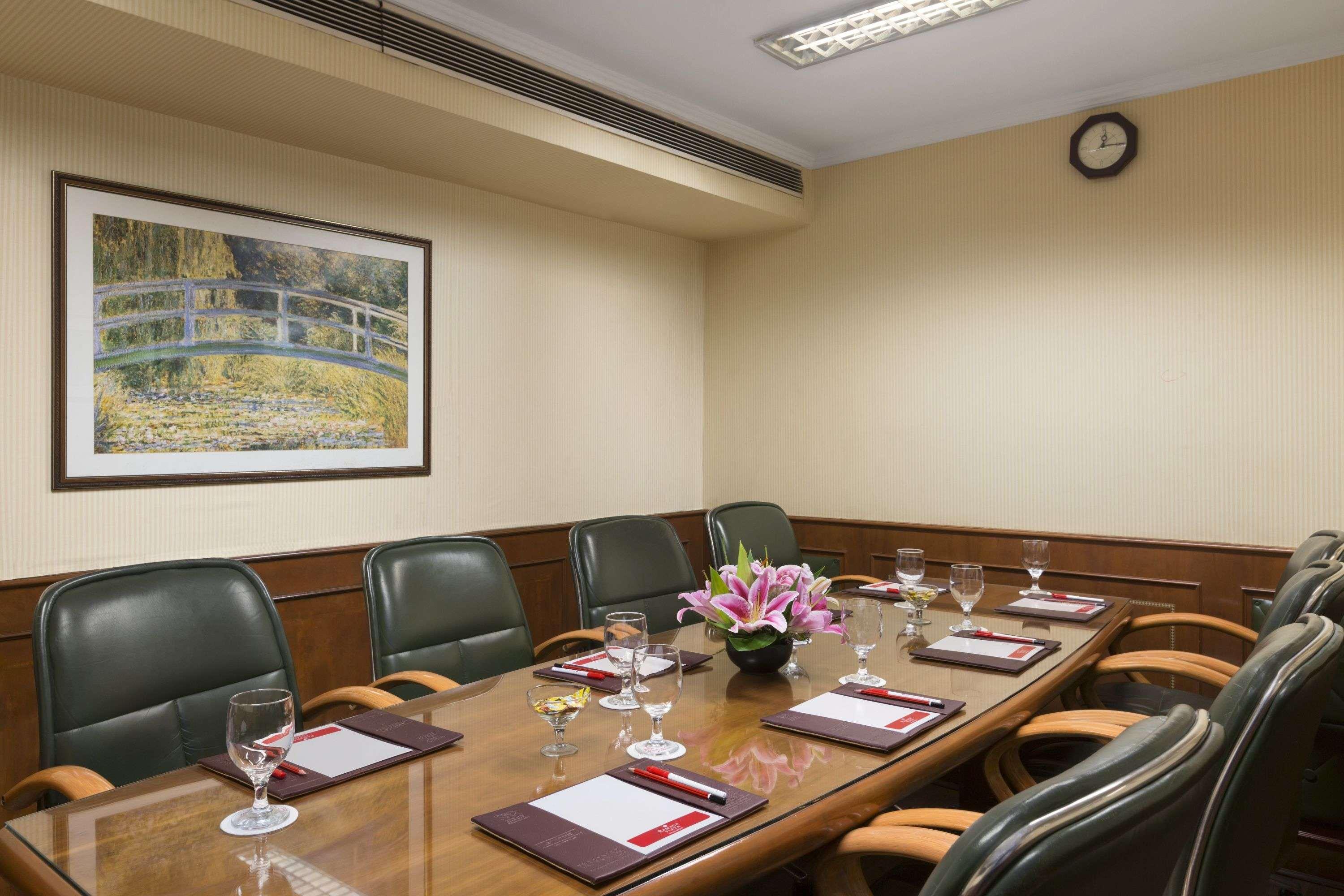 Ramada Plaza By Wyndham Palm Grove Hotel Mumbai Bagian luar foto Boardroom at the Taj Mahal Palace, Mumbai