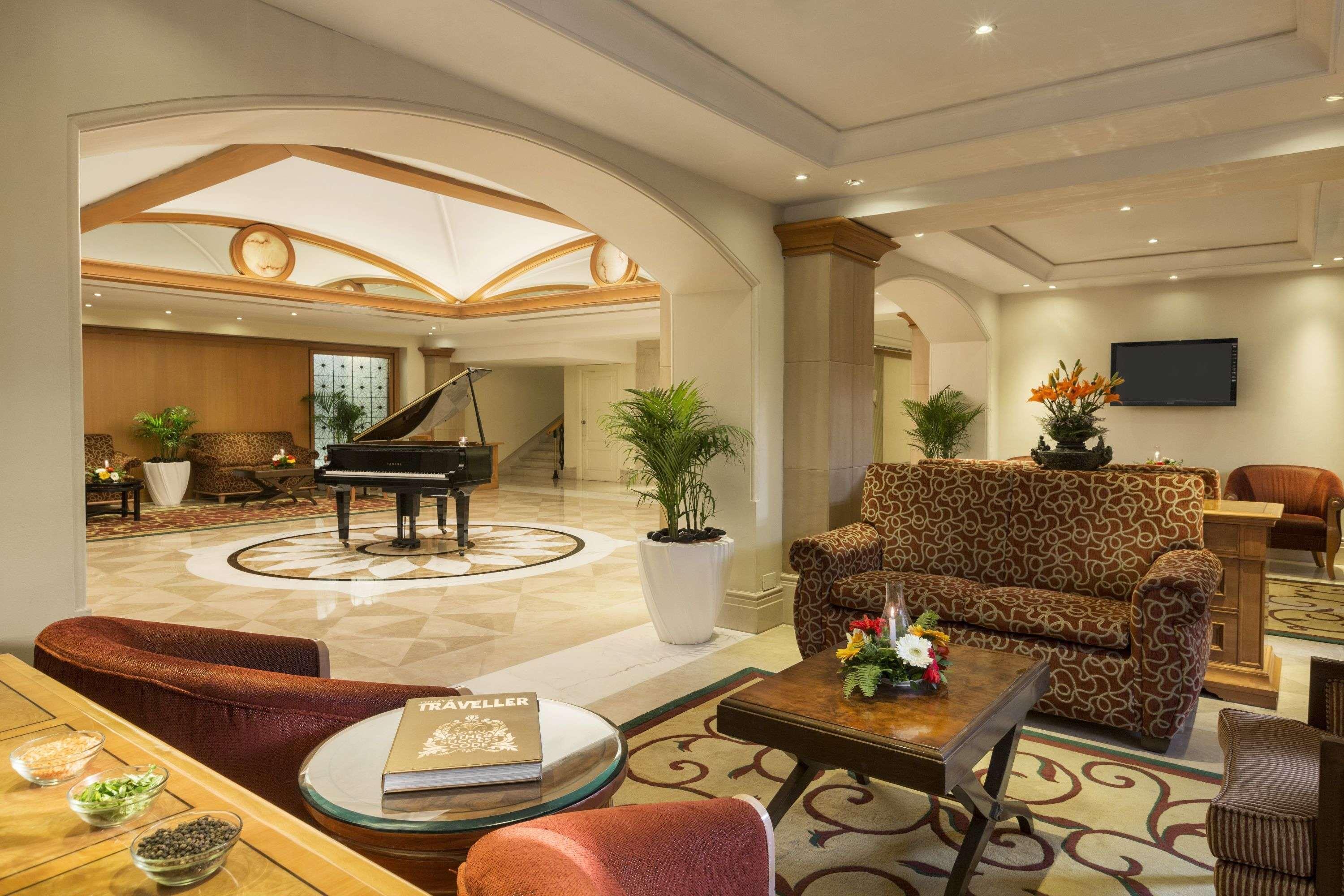 Ramada Plaza By Wyndham Palm Grove Hotel Mumbai Bagian luar foto Lobby
