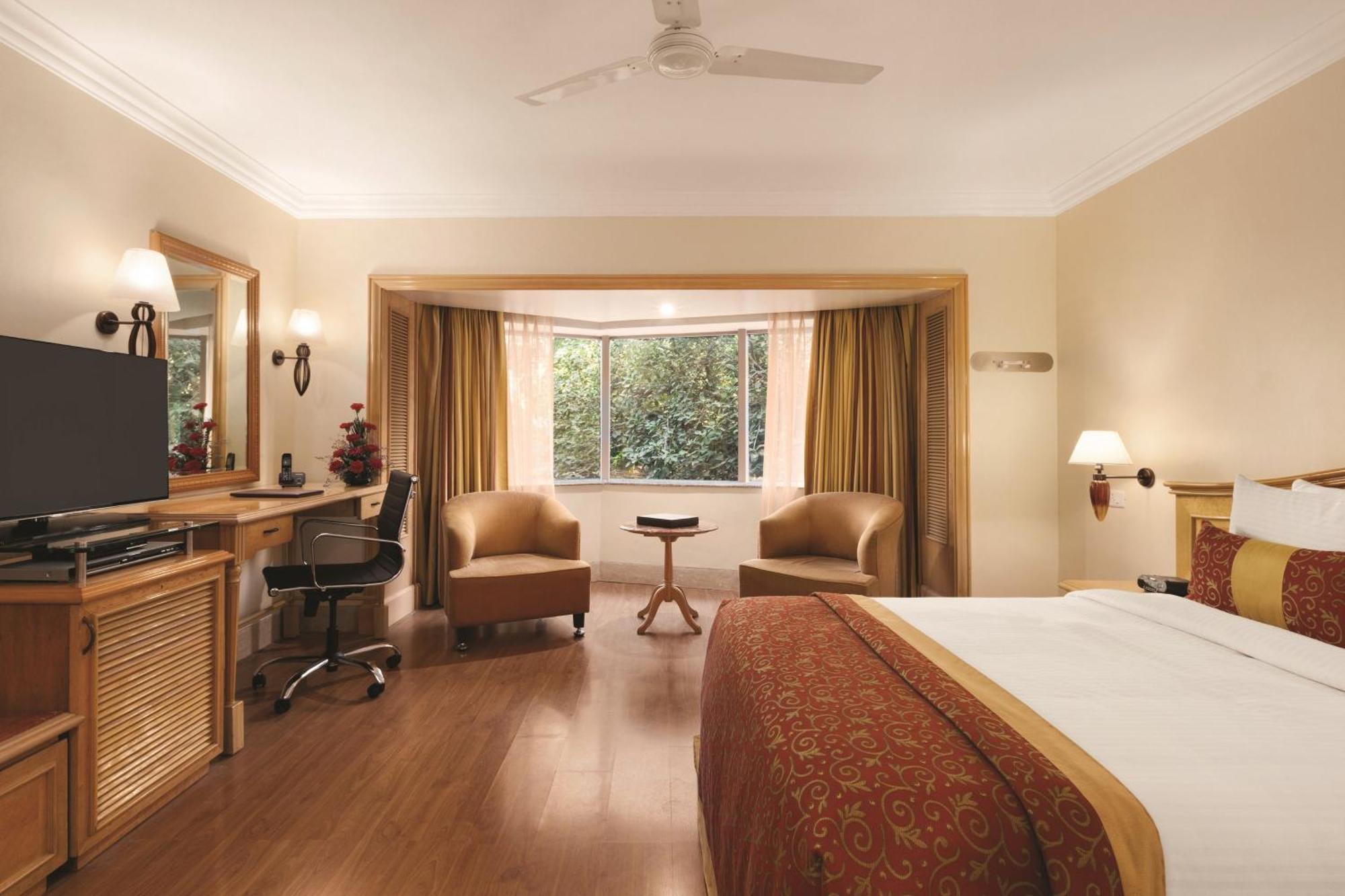 Ramada Plaza By Wyndham Palm Grove Hotel Mumbai Bagian luar foto