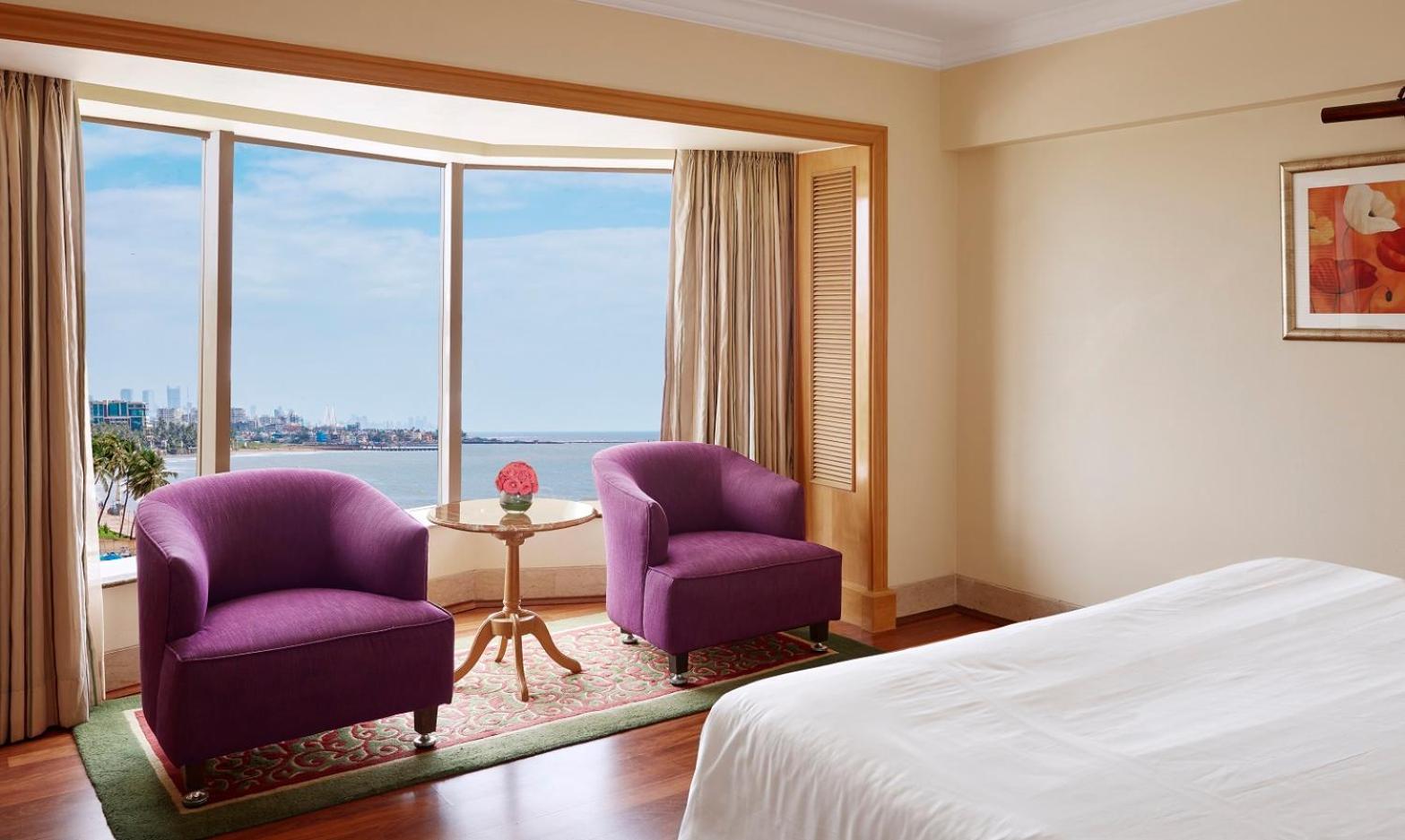 Ramada Plaza By Wyndham Palm Grove Hotel Mumbai Bagian luar foto A room at the hotel