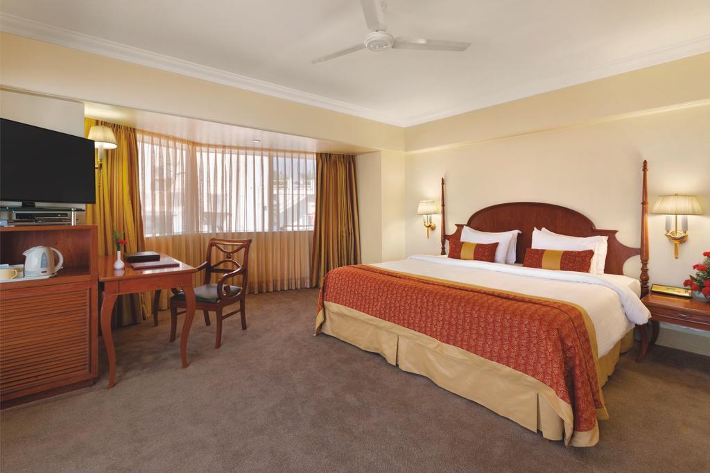 Ramada Plaza By Wyndham Palm Grove Hotel Mumbai Bagian luar foto