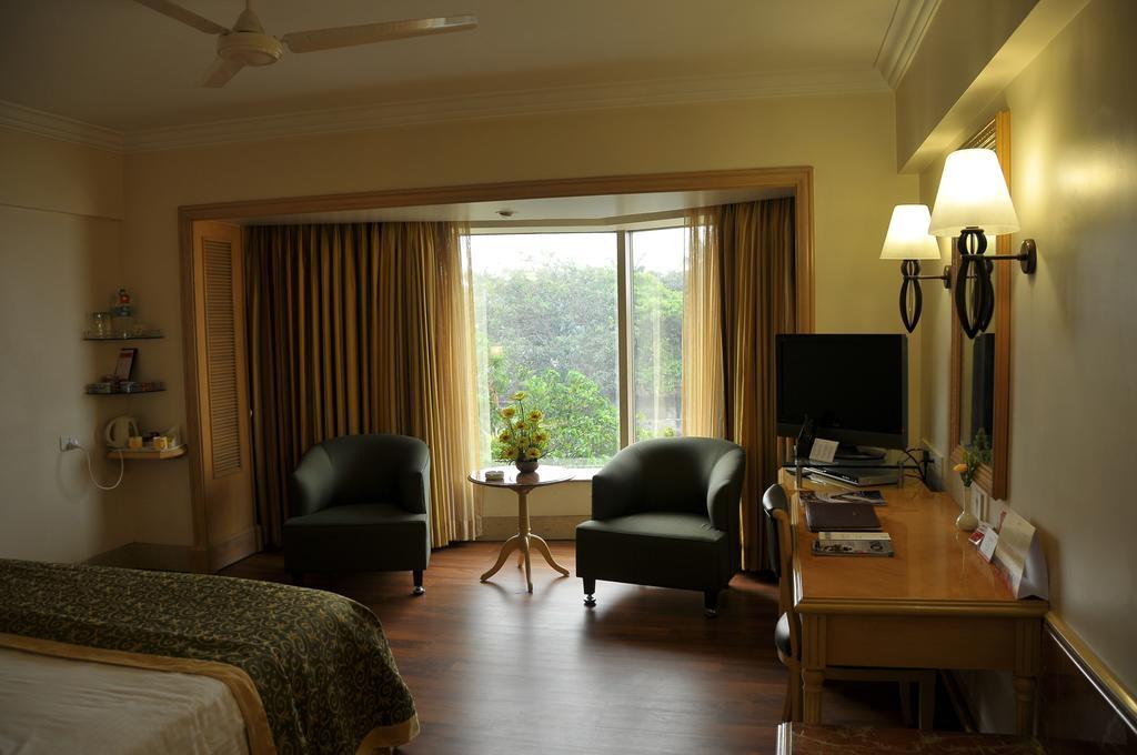 Ramada Plaza By Wyndham Palm Grove Hotel Mumbai Ruang foto